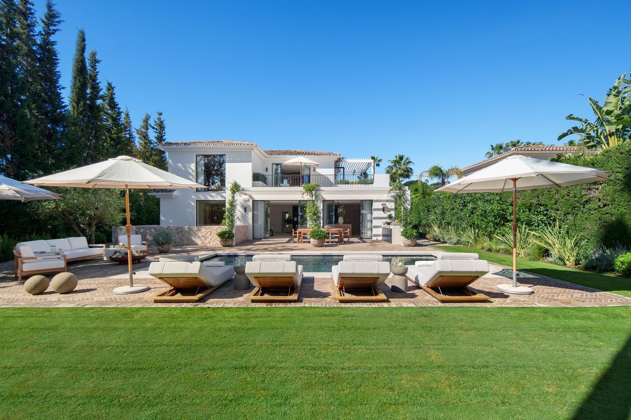 Nueva Andalucía Area Guide for Property Investors